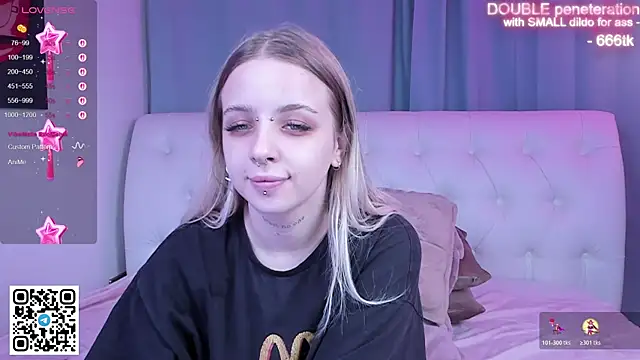 Snapshot of Alice_Halle chatting on 11-11-25, 05:07 Alice Halle online show from 11-11-25, 05:07