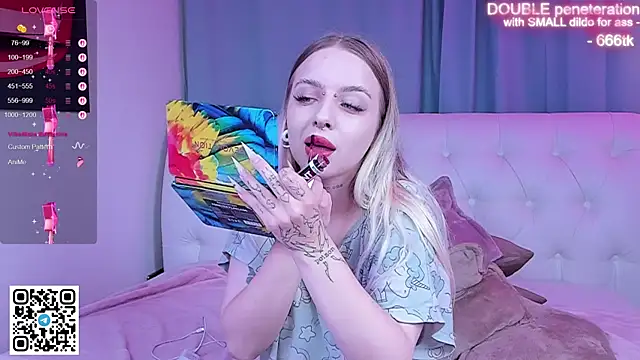 Snapshot of Alice_Halle chatting on 11-13-25, 06:23 Alice Halle online show from 11-13-25, 06:23