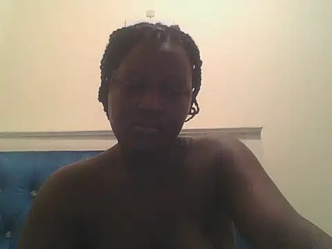 Snapshot of Heavy_ass chatting on 02-13-25, 03:39 Heavy ass online show from 02-13-25, 03:39
