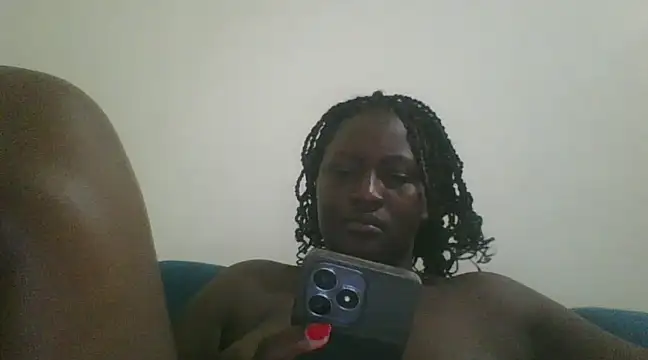 Snapshot of Heavy_ass chatting on 02-14-25, 10:36 Heavy ass online show from 02-14-25, 10:36