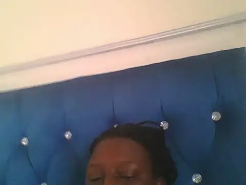 Snapshot of Heavy_ass chatting on 02-16-25, 02:10 Heavy ass online show from 02-16-25, 02:10