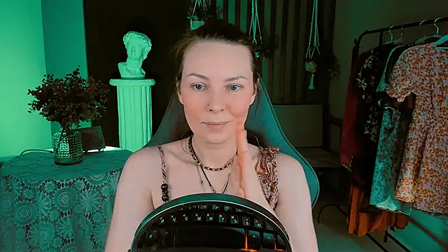 Snapshot of VandaRossi chatting on 12-26-24, 09:11 VandaRossi online show from 12-26-24, 09:11