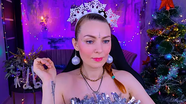 Snapshot of VandaRossi chatting on 12-30-24, 11:15 VandaRossi online show from 12-30-24, 11:15