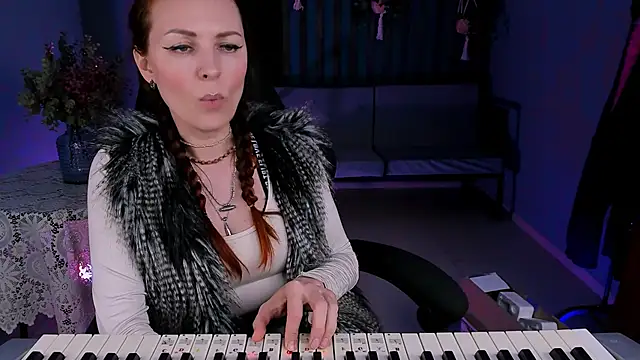 Snapshot of VandaRossi chatting on 01-16-25, 03:35 VandaRossi online show from 01-16-25, 03:35