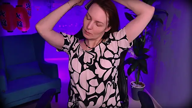 VandaRossi online show from 10-13-25, 11:10