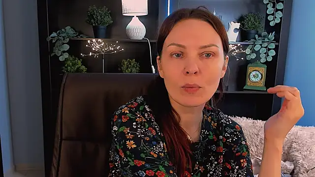 VandaRossi online show from 11-15-25, 09:50