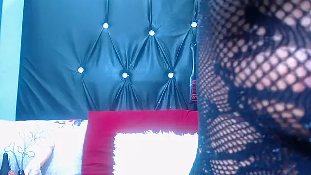 Snapshot of spicydiver38 chatting on 11-12-25, 06:41 spicydiver38 online show from 11-12-25, 06:41