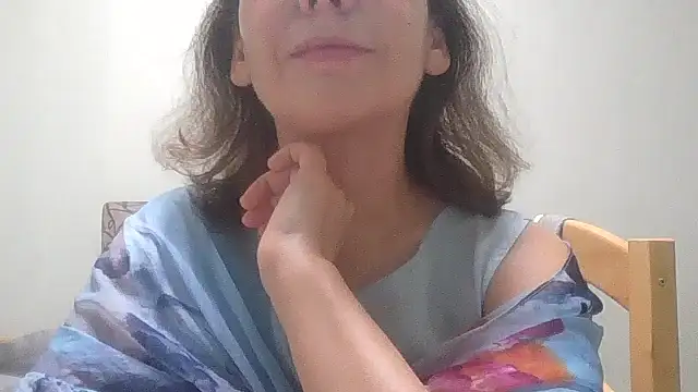 Snapshot of HollyJewel chatting on 12-01-25, 03:39 HollyJewel online show from 12-01-25, 03:39