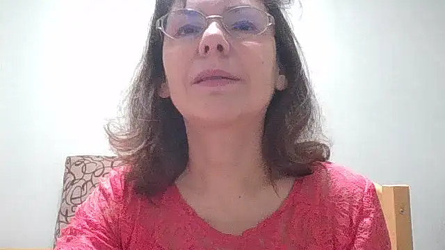 Snapshot of HollyJewel chatting on 01-08-26, 05:37 HollyJewel online show from 01-08-26, 05:37