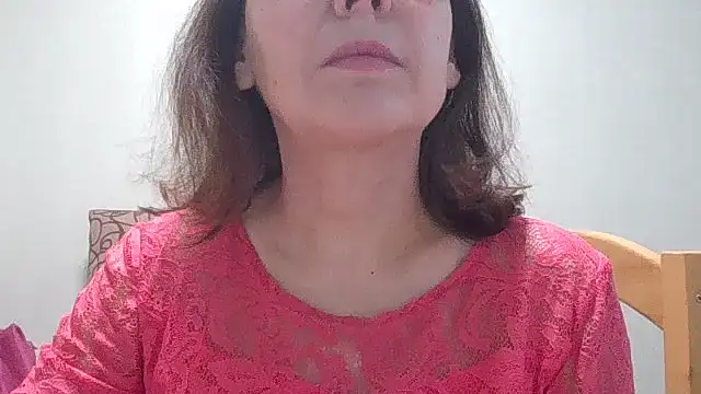 Snapshot of HollyJewel chatting on 01-09-26, 12:08 HollyJewel online show from 01-09-26, 12:08