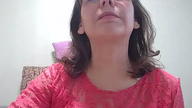 Snapshot of HollyJewel chatting on 02-12-26, 12:44 HollyJewel online show from 02-12-26, 12:44