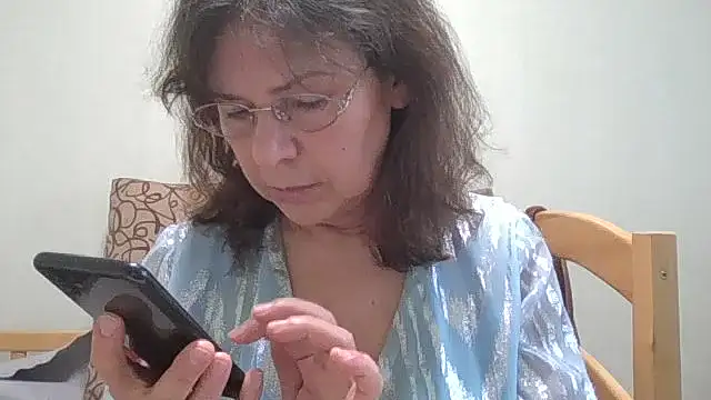 Snapshot of HollyJewel chatting on 02-27-26, 12:49 HollyJewel online show from 02-27-26, 12:49