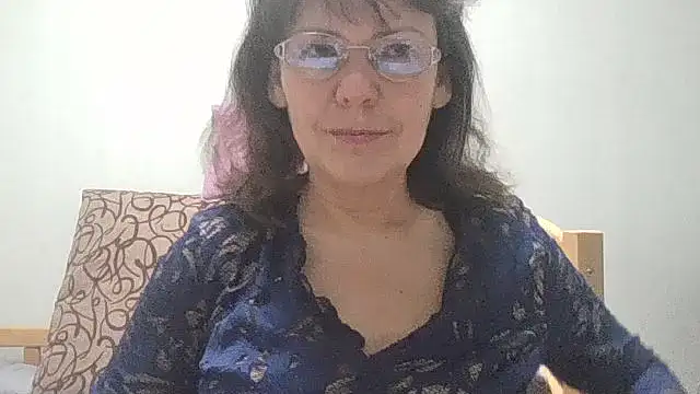 Snapshot of HollyJewel chatting on 03-15-26, 07:20 HollyJewel online show from 03-15-26, 07:20