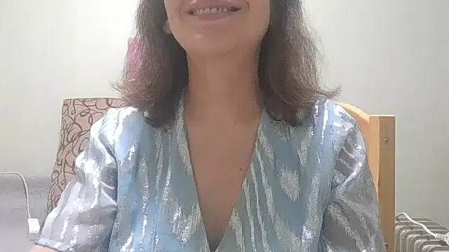 Snapshot of HollyJewel chatting on 03-19-26, 05:06 HollyJewel online show from 03-19-26, 05:06