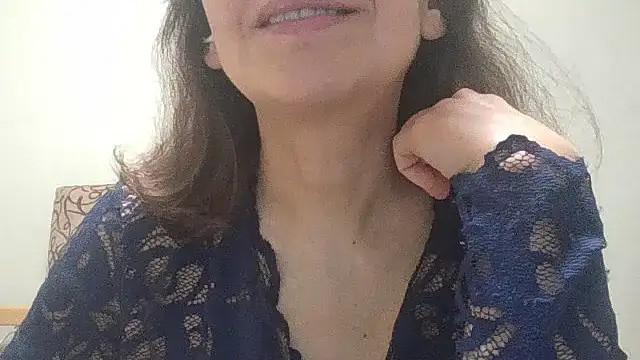 Snapshot of HollyJewel chatting on 03-20-26, 04:34 HollyJewel online show from 03-20-26, 04:34