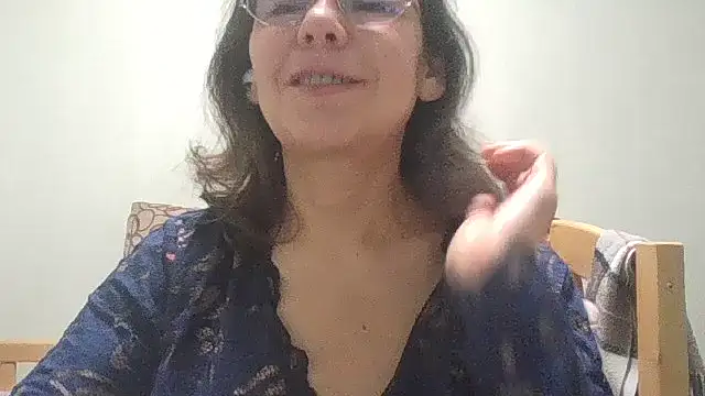 Snapshot of HollyJewel chatting on 03-23-26, 05:17 HollyJewel online show from 03-23-26, 05:17