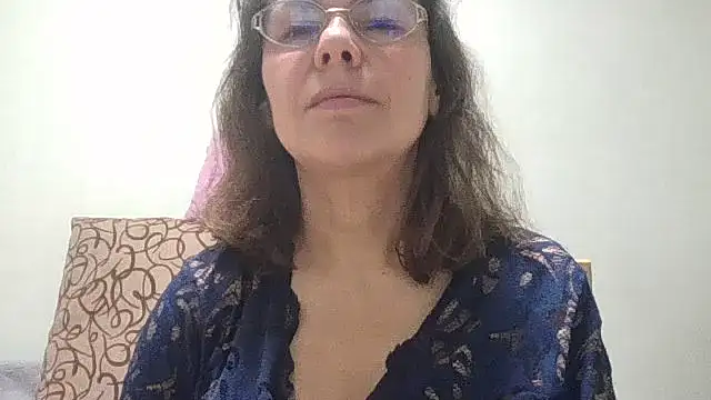 Snapshot of HollyJewel chatting on 03-26-26, 05:18 HollyJewel online show from 03-26-26, 05:18