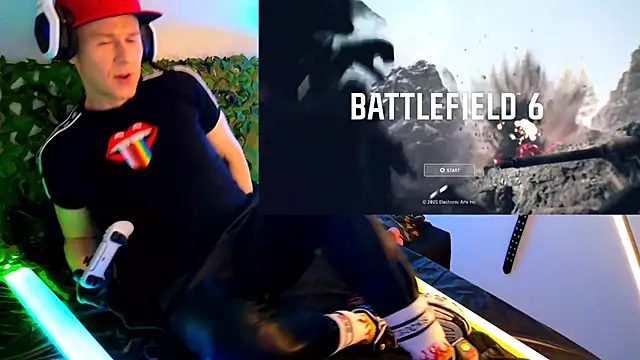 Snapshot of Fuc71 chatting on 10-12-25, 02:27 Fuc71 online show from 10-12-25, 02:27