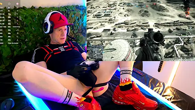 Snapshot of Fuc71 chatting on 10-13-25, 06:08 Fuc71 online show from 10-13-25, 06:08