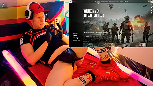 Snapshot of Fuc71 chatting on 10-27-25, 06:01 Fuc71 online show from 10-27-25, 06:01