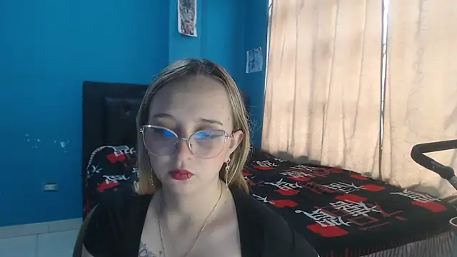 Snapshot of Liaroberts1 chatting on 11-24-25, 12:16 Liaroberts1 online show from 11-24-25, 12:16