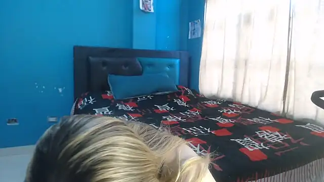 Snapshot of Liaroberts1 chatting on 11-25-25, 12:16 Liaroberts1 online show from 11-25-25, 12:16