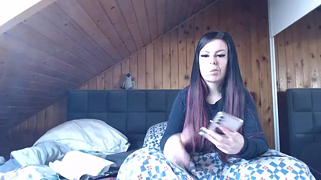 Snapshot of BoeseMoni1998 chatting on 10-18-25, 10:16 BoeseMoni1998 online show from 10-18-25, 10:16