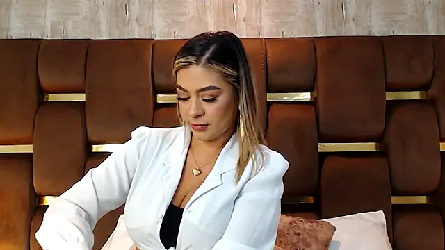 JoannaStanford online show from 09-17-25, 07:37