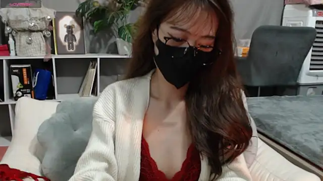  minji bae online show from 12-24-24, 07:28