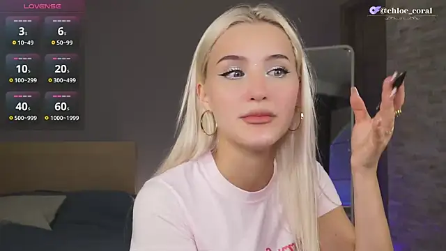 Snapshot of ChloeCoral chatting on 11-17-25, 08:47 ChloeCoral online show from 11-17-25, 08:47