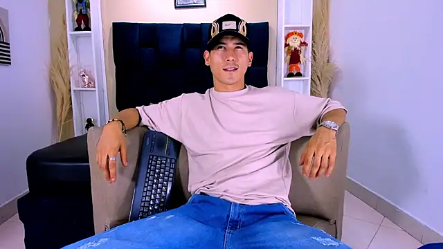 Jhonn Rhyss online show from 10-17-25, 01:20