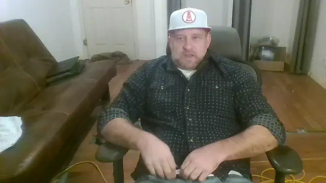 poundyouout69 online show from 02-02-26, 05:55