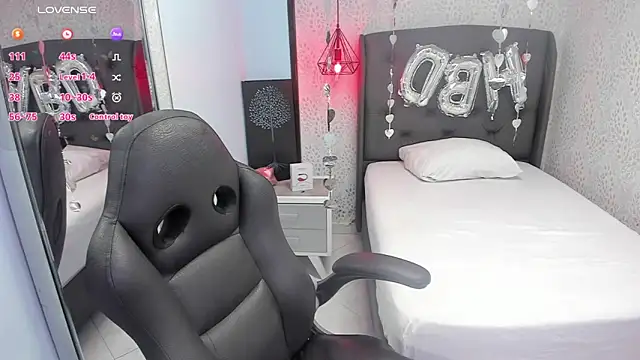 SUZETMONACO online show from 11-22-25, 07:35