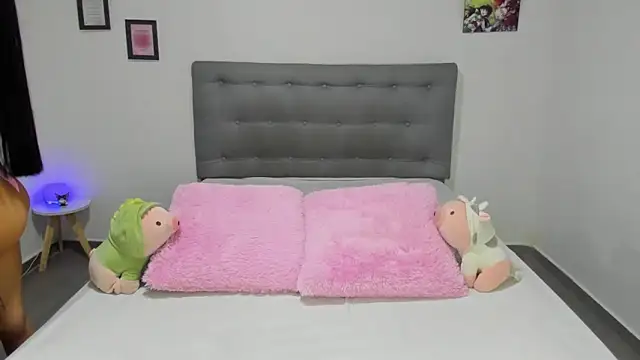 Snapshot of Agataowens chatting on 02-19-25, 02:23 Agataowens online show from 02-19-25, 02:23