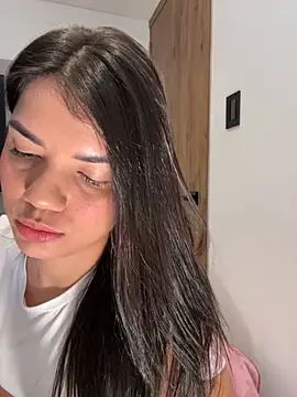 Snapshot of emma_lopes chatting on 10-15-25, 12:16 emma lopes online show from 10-15-25, 12:16