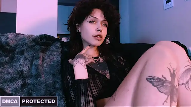 NaughtyLittleFox online show from 10-30-25, 05:20