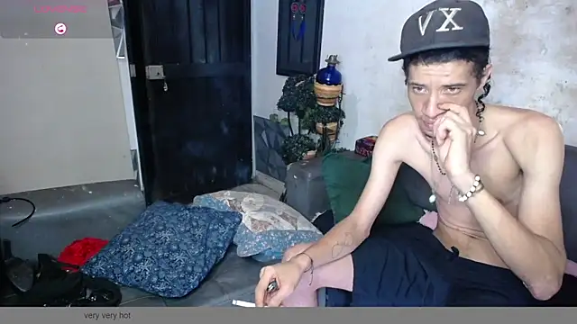 Snapshot of master_and_sumisse chatting on 10-24-25, 01:57 master and sumisse online show from 10-24-25, 01:57