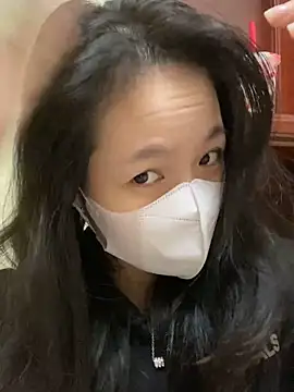 minmin2kk5 online show from 01-18-25, 02:23