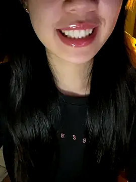 minmin2kk5 online show from 11-03-25, 03:13