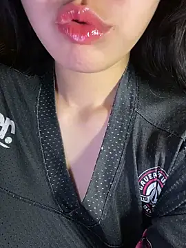 minmin2kk5 online show from 12-21-25, 03:52