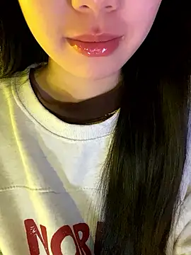 minmin2kk5 online show from 01-13-26, 02:44