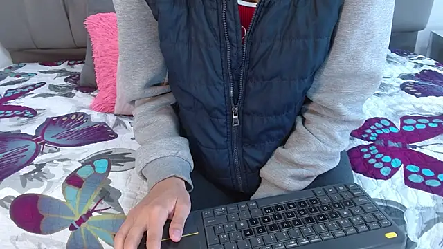 Cherllynn online show from 12-20-24, 02:16