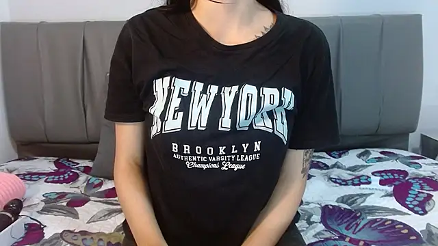 Cherllynn online show from 12-21-24, 01:53