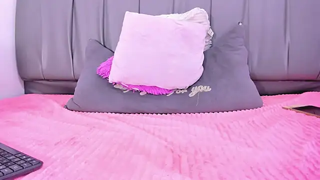 Cherllynn online show from 02-25-25, 06:09