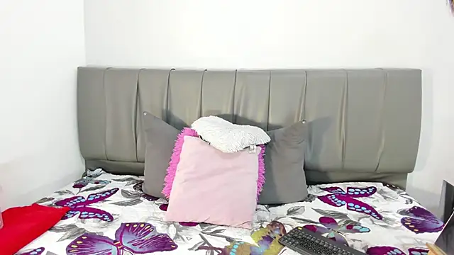 Cherllynn online show from 02-27-25, 03:48