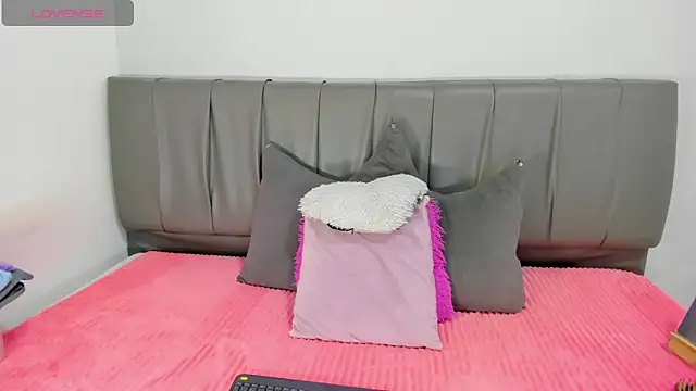 Cherllynn online show from 09-15-25, 04:07