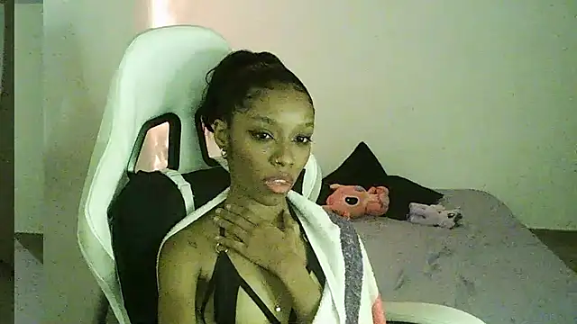 Snapshot of Crystal_florez24 chatting on 09-22-25, 04:25 Crystal florez24 online show from 09-22-25, 04:25