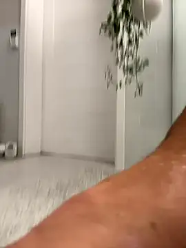 Snapshot of rafkie@xh chatting on 10-11-25, 08:51 rafkiexh online show from 10-11-25, 08:51