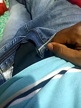 Snapshot of bangaloresexyguy chatting on 12-04-25, 04:55 bangaloresexyguy online show from 12-04-25, 04:55