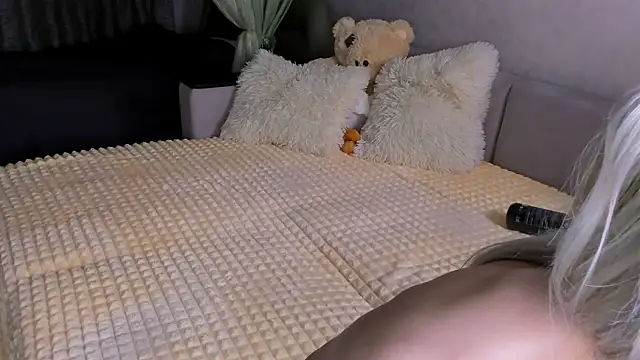 Sweeet Barbie online show from 11-22-25, 03:33